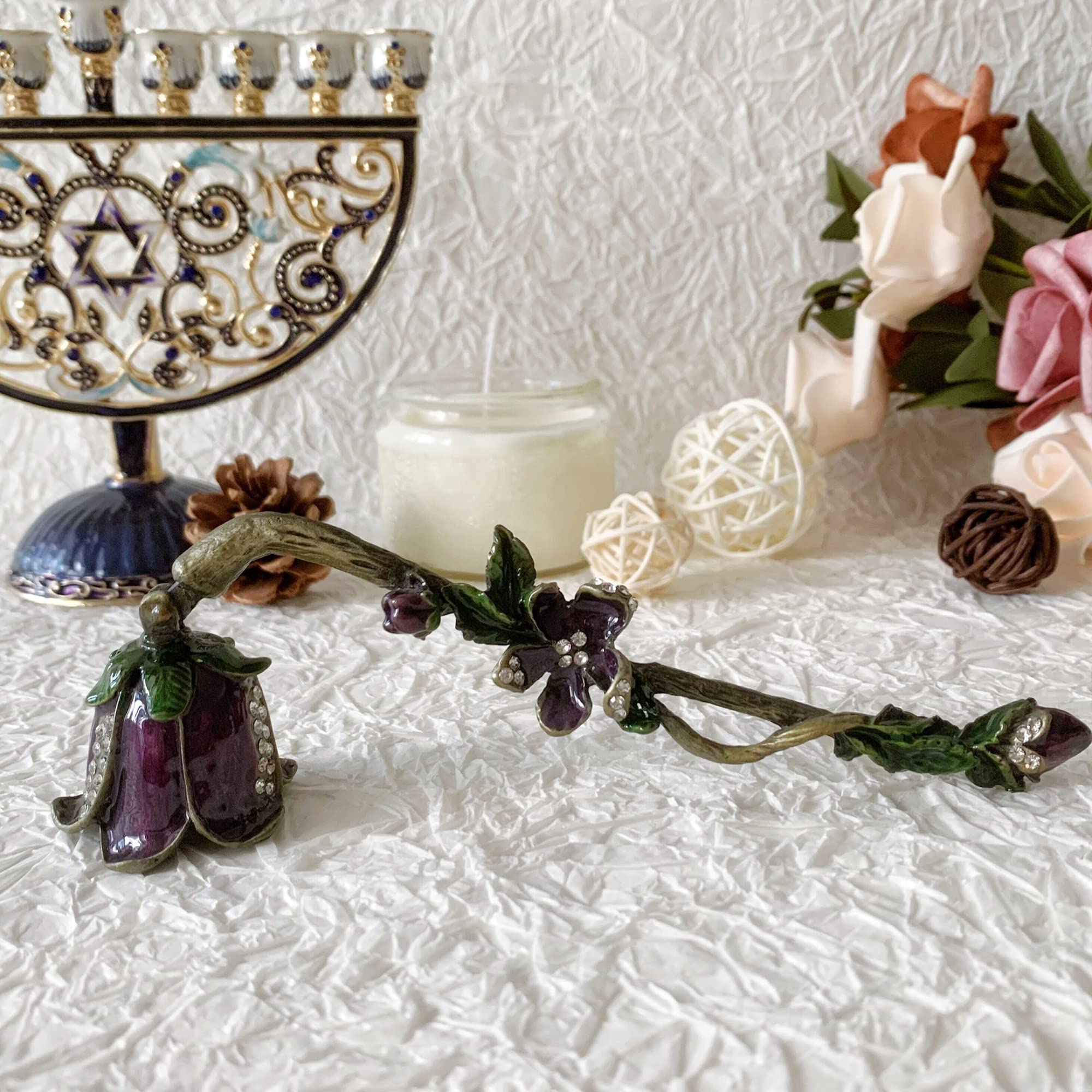 Home Decor Luxury - ที่ดับเทียนลายดอกไม้หรูหรา ด้ามยาวเคลือบเงา ปราศจากควัน ใช้สำหรับดับเทียนอโรม่าเธอราพี ของขวัญสุดโรแมนติก ของตกแต่งบ้าน
